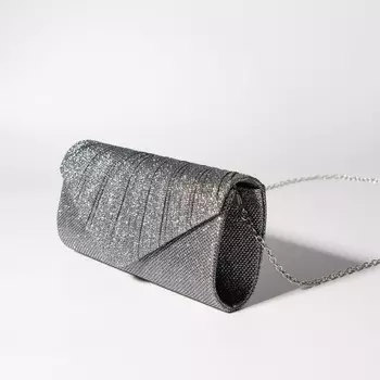 Клатч женский, отдел на клапане, длинная цепь, цвет серебристый