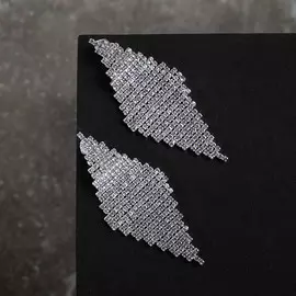 Клипсы для ушей висячие со стразами qf