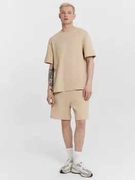 Комплект мужской бежевый: футболка и шорты