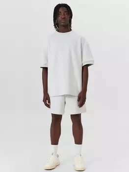 Комплект мужской серый: футболка и шорты