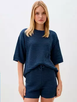 Комплект женский: джемпер и шорты