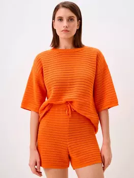 Комплект женский: джемпер и шорты