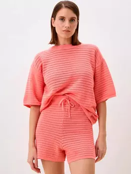 Комплект женский: джемпер и шорты