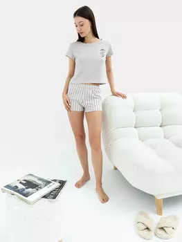 Комплект женский (джемпер, шорты)