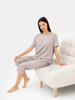 Комплект женский (футболка, бриджи)