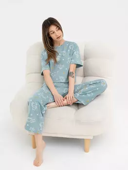 Комплект женский (футболка, бриджи)