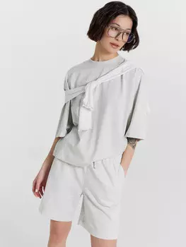 Комплект женский серый: футболка и шорты