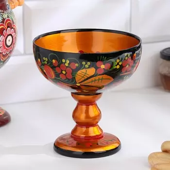 Конфетница на ножке