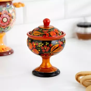 Конфетница с крышкой на ножке