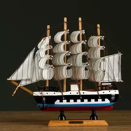 Сувенирная модель корабля