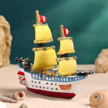 Сувенирная модель корабля