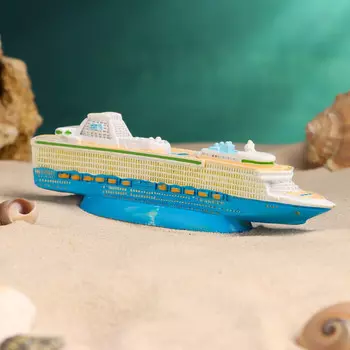 Сувенирная модель корабля