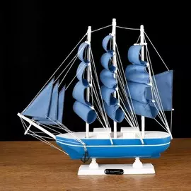 Сувенирная модель корабля