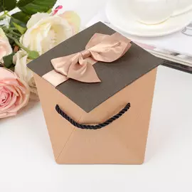 Коробка подарочная 15 х 15 х 11,5 см