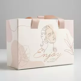 Коробка подарочная