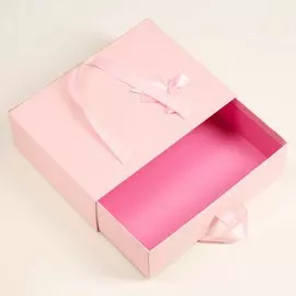 Коробка подарочная розовая, 27х20х8,8 см