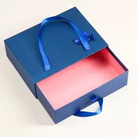 Коробка подарочная темно синяя, 27 х 20 х 8,8 см