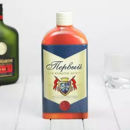 Коробка жестяная в форме бутылки под крепкий алкоголь