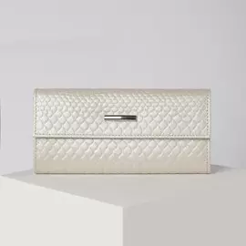 Кошелек на клапане, цвет молочный