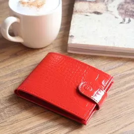 Кошелёк женский textura, отдел для карт и монет, цвет алый кайман