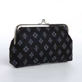 Косметичка на фермуаре, цвет черный