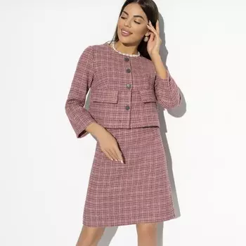 Костюм с юбкой