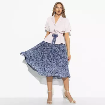 Костюм с юбкой