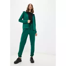 Костюм спортивный