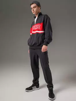 Костюм спортивный