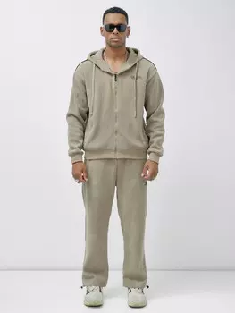 Костюм спортивный