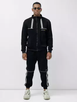 Костюм спортивный