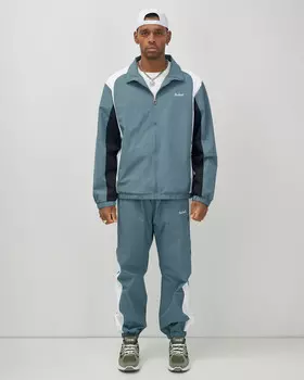 Костюм спортивный