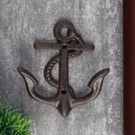Настенный крючок декоративный