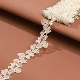 Кружево гипюровое, 30 мм × 9 ± 0,5 м, цвет белый