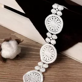 Кружево гипюровое, 30 мм 8 ± 0,5 м, цвет белый