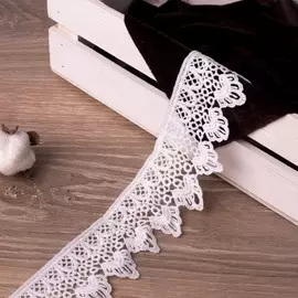 Кружево гипюровое, 40 мм 9 ± 0,5 м, цвет молочный