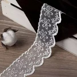 Кружево на сетке, 47 мм × 14 ± 1 м, цвет молочный