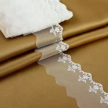 Кружево на сетке, 65 мм 9 ± 0,5 м, цвет белый