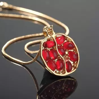 Кулон на цепочке