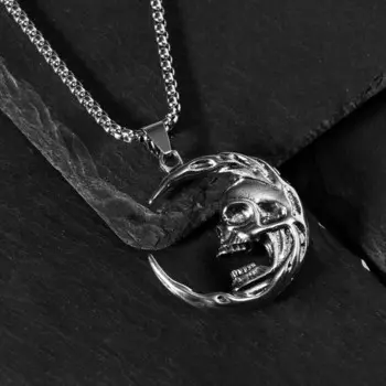 Кулон на цепочке