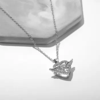 Кулон на цепочке