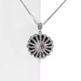 Кулон на цепочке