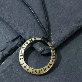 Кулон-амулет