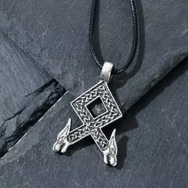 Кулон-амулет