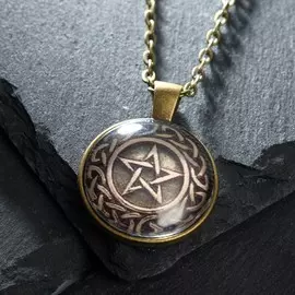 Кулон-амулет