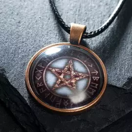 Кулон-амулет