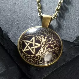 Кулон-амулет