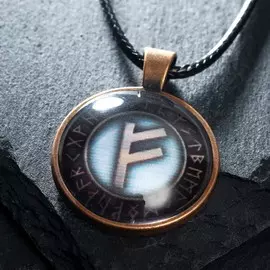 Кулон-амулет