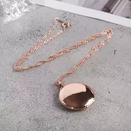 Кулон на цепочке для фото