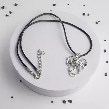 Кулон на шнурке